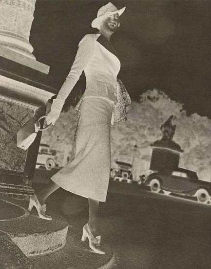 Jean Moral, Mode, 1936
Vintage gelatin silver print, 8 7/8 x 7 in. (22.5 x 17.9 cm)
1202
Price Upon Request