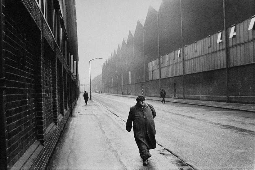Roger Mayne, Man Leaving a Steel Works, Sheffield, 1961
Vintage gelatin silver print, 21 1/4 x 31 3/4 in. (54 x 80.7 cm)
2957
Sold