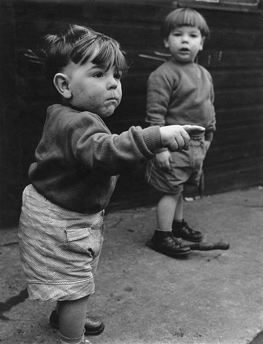 Roger Mayne | Two Children | c. 1958 | Gitterman Gallery Web Site