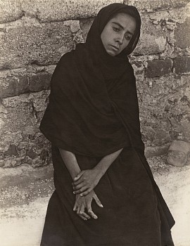 Work: Elisa Kneeling