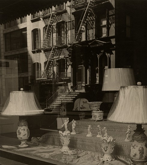 Eliot Elisofon, Sloan's 5th Ave., 1937
Vintage gelatin silver print, 7 3/8 x 6 5/8 in. (18.7 x 16.8 cm)
6032