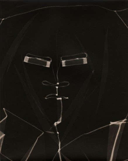 Eliot Elisofon, Untitled, c. late 1930s
Vintage gelatin silver print, 9 15/16 x 7 15/16 in. (25.2 x 20.2 cm)
Photogram (face)
6040