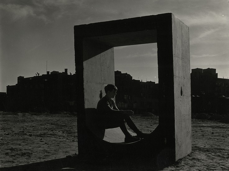 Eliot Elisofon, Untitled, from Playgrounds for Manhattan, 1938
Vintage gelatin silver print, 3 x 4 in. (7.6 x 10.2 cm)
6089
Sold