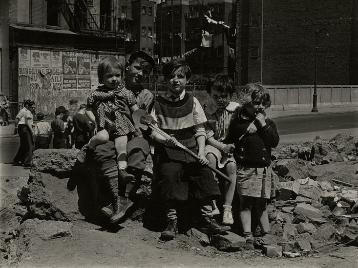 Eliot Elisofon, Untitled, from Playgrounds for Manhattan, 1938
Vintage gelatin silver print, 3 x 4 in. (7.6 x 10.2 cm)
6086