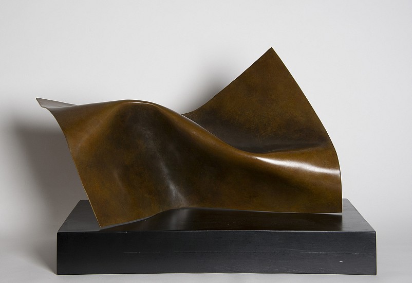 Joe Gitterman, Folded Form 11, 2014
Bronze, 14 3/4 x 27 3/4 x 13 1/2 in. (37.5 x 70.5 x 34.3 cm)
7332