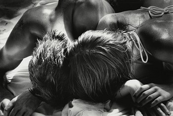 Work:&nbsp;T&Aacute;&ordf;te-&Aacute;&nbsp;-T&Aacute;&ordf;te, Jones Beach