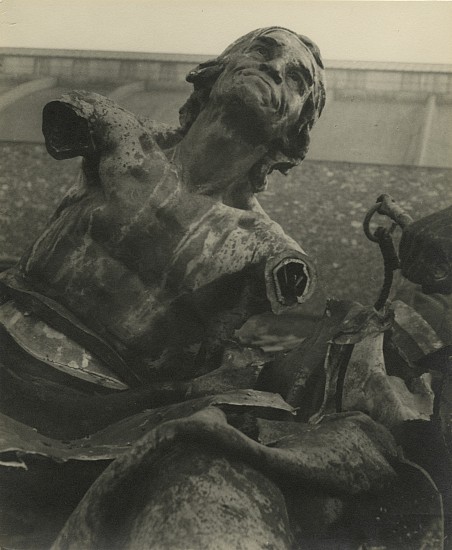 Pierre Jahan, La mort et les statues - Marat, 1941
Vintage gelatin silver print, 11 15/16 x 9 7/8 in. (30.3 x 25.1 cm)
1043
$6,500