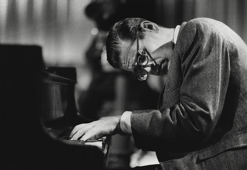 Jan Persson, Bill Evans, Copenhagen, 1964
Gelatin silver print; printed later, 12 x 18 in. (30.5 x 45.7 cm)
Bill Evans (1929-1980) is one of the most influential pianists and composers in jazz history. In 1958, he joined Miles Davis's band, where he had a profound influence - in 1959 they recorded Kind of Blue, the best-selling jazz album of all time. Signed by the photographer.
7404
Sold