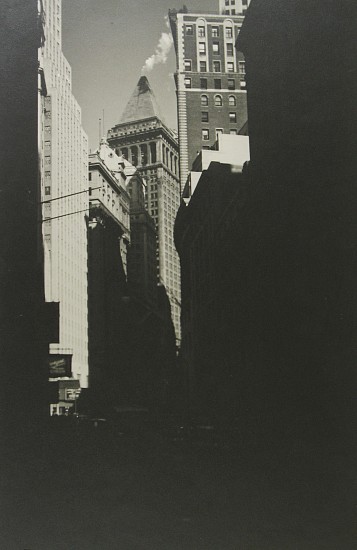 Fred Zinnemann, Broad Street, New York, 1932
Vintage gelatin silver print, 12 1/4 x 7 7/8 in. (31.1 x 20 cm)
Signed and credited by Tim Zinnemann, Executor, in pencil on print verso.
3061
$3,500