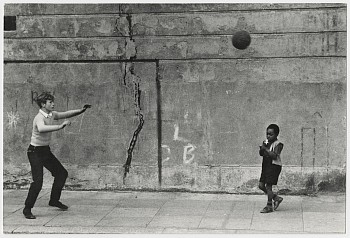 Roger Mayne - Southam Street, North Kensington, London