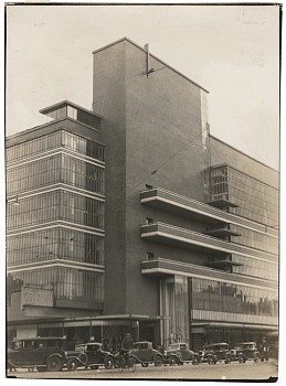 Iwao Yamawaki -&nbsp;Building and Cars